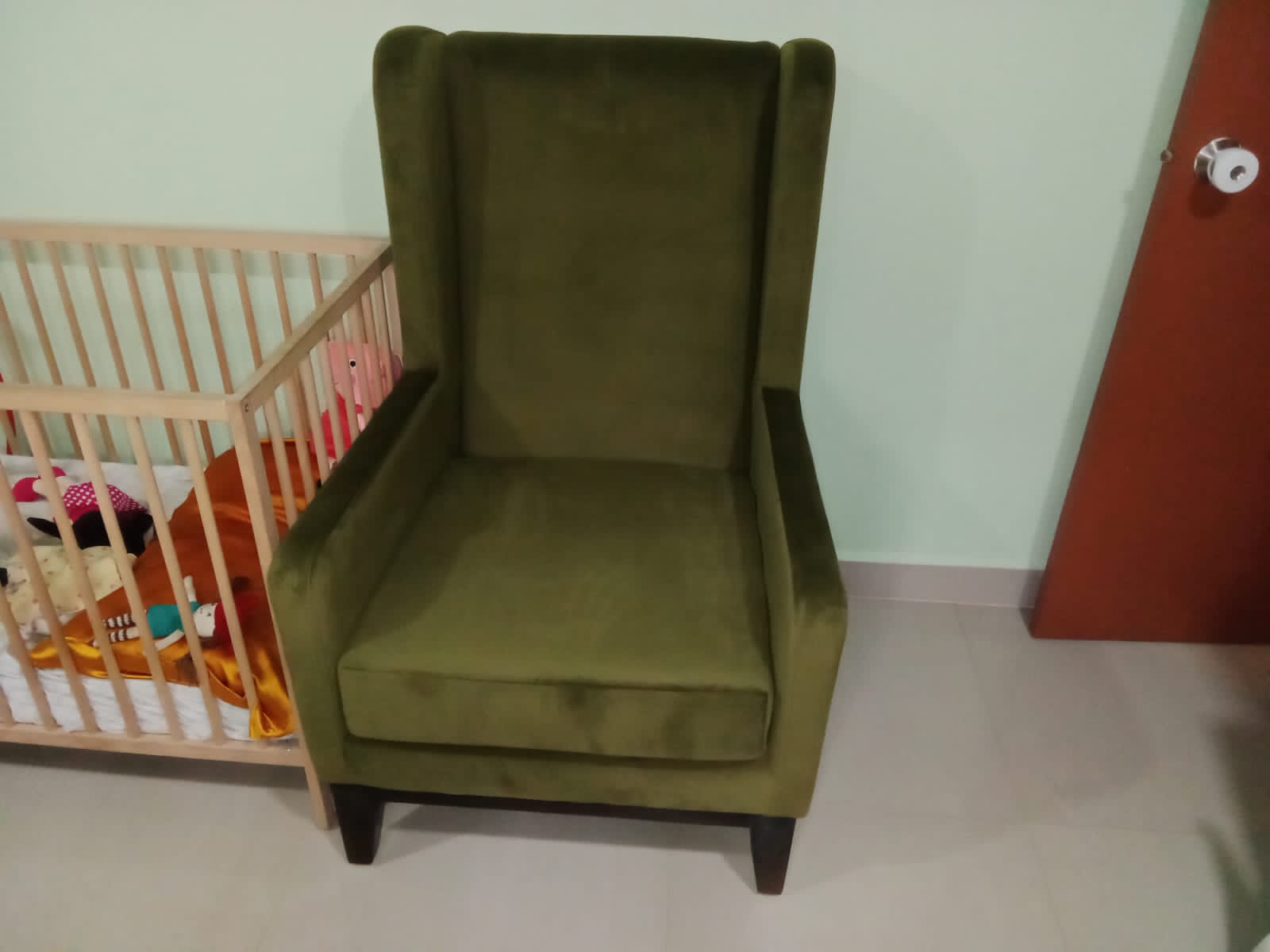 Buy chairs online at best price in Bangalore, Mumbai, Chennai