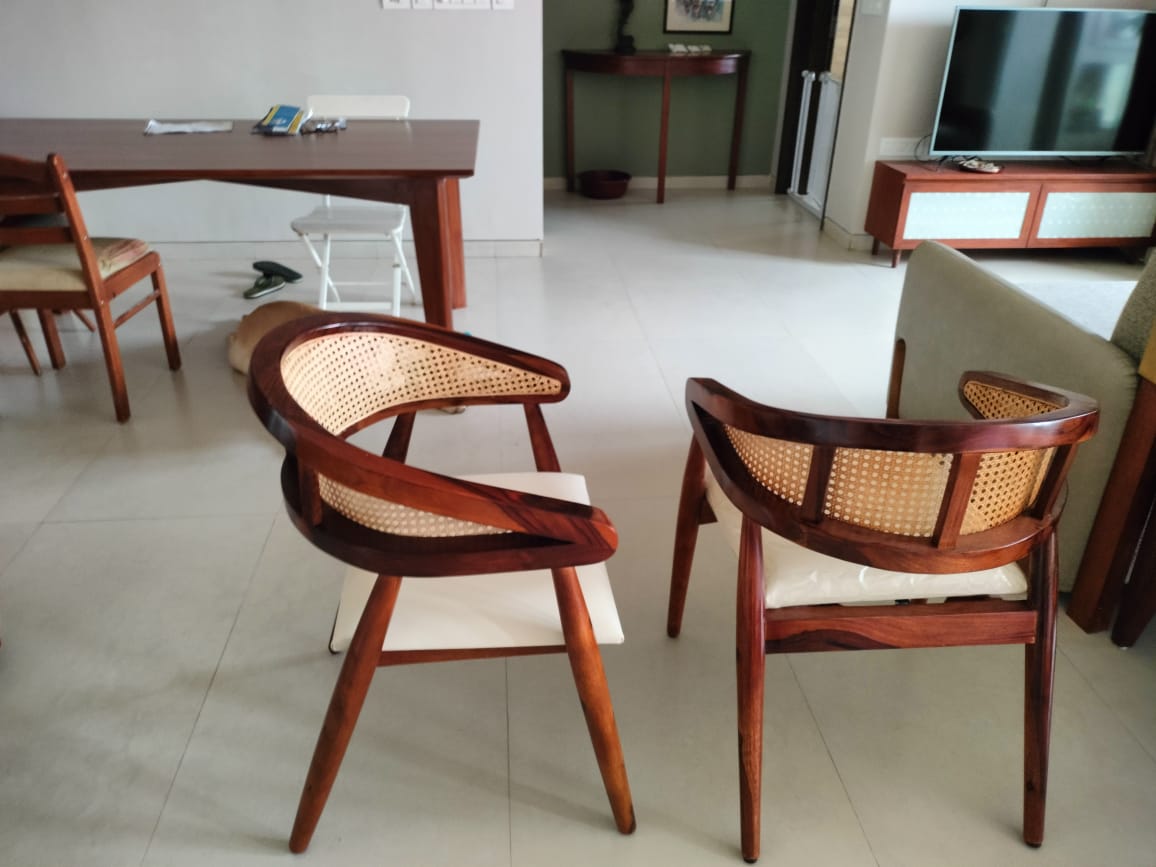 Buy chairs online at best price in Bangalore, Mumbai, Chennai