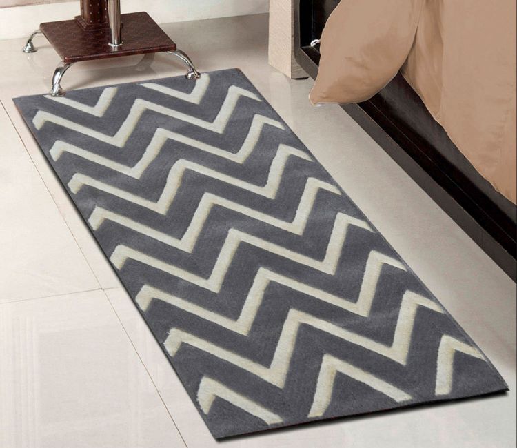 Grey Chevron Hand Tufted Wool Floor Runner (22 x 55 inches)