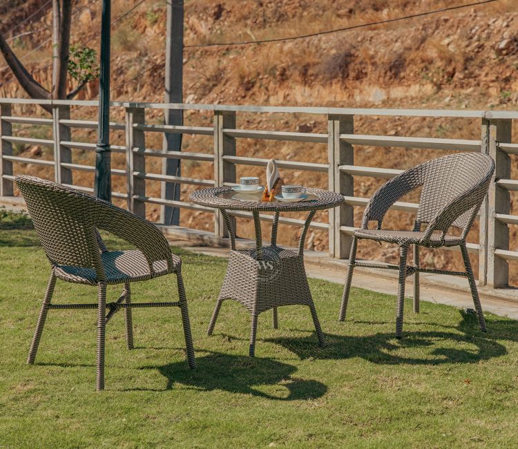 Veneto 2 Seater Outdoor Set (Golden White)